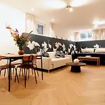 Spacious At Park And Museum Apartment Amsterdam