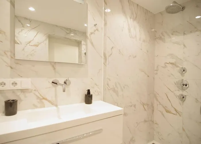 דירה Spacious At Park And Museum *