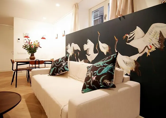 Spacious At Park And Museum דירה