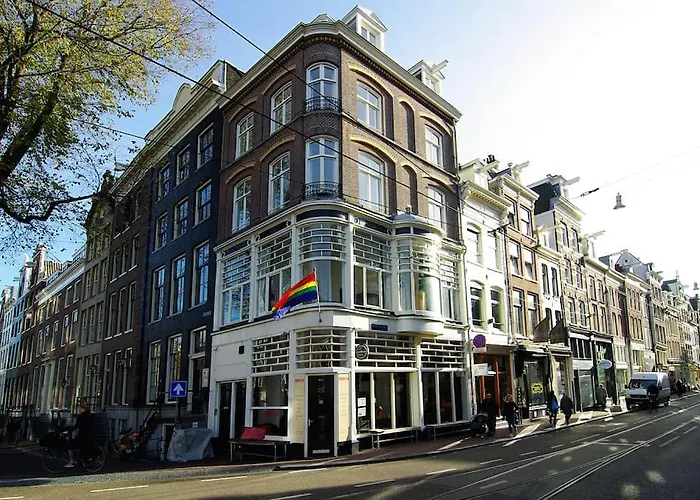 Spacious At Park And Museum דירה *