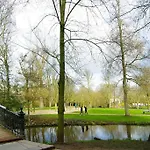 Апартаменты Spacious At Park And Museum *