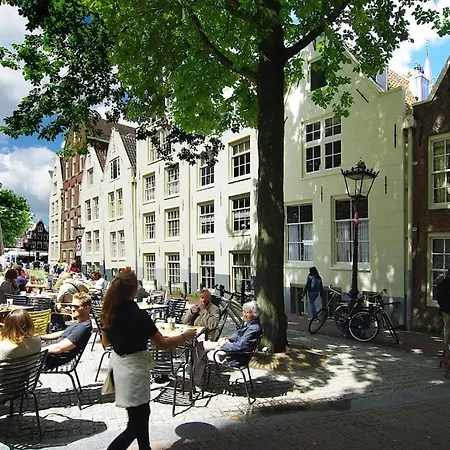 Spacious At Park And Museum Apartament *